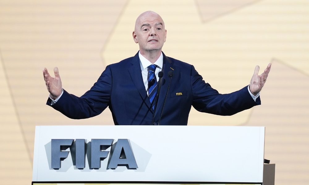 足球比赛中 足球比赛中